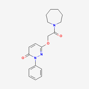 molecular formula C18H21N3O3 B2405644 6-[2-(1-氮杂环戊基)-2-氧代乙氧基]-2-苯基-3(2H)-嘧啶并嗪酮 CAS No. 478079-23-1