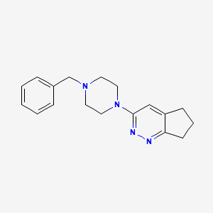 molecular formula C18H22N4 B2405761 3-(4-benzylpiperazin-1-yl)-6,7-dihydro-5H-cyclopenta[c]pyridazine CAS No. 2034308-44-4