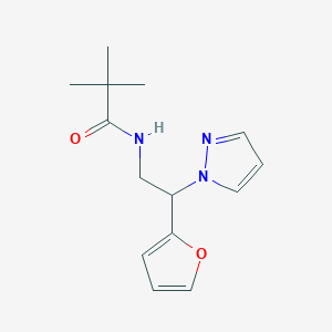 molecular formula C14H19N3O2 B2405996 N-(2-(furan-2-yl)-2-(1H-pyrazol-1-yl)ethyl)pivalamide CAS No. 2034544-03-9