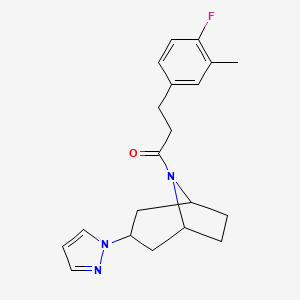 molecular formula C20H24FN3O B2406288 1-((1R,5S)-3-(1H-pyrazol-1-yl)-8-azabicyclo[3.2.1]octan-8-yl)-3-(4-fluoro-3-methylphenyl)propan-1-one CAS No. 2319809-53-3