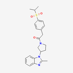 molecular formula C23H27N3O3S B2406876 2-(4-(异丙基磺酰基)苯基)-1-(3-(2-甲基-1H-苯并[d]咪唑-1-基)吡咯烷-1-基)乙酮 CAS No. 2034385-27-6