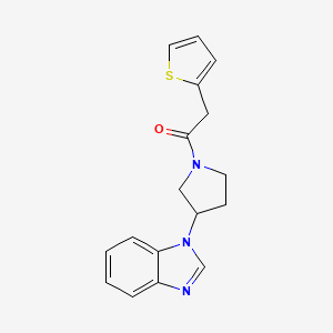 molecular formula C17H17N3OS B2407637 1-(3-(1H-benzo[d]imidazol-1-yl)pyrrolidin-1-yl)-2-(thiophen-2-yl)ethanone CAS No. 2034298-35-4