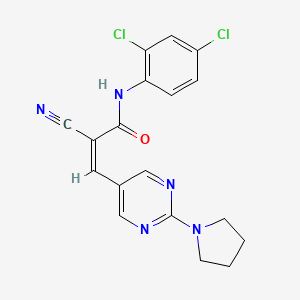 molecular formula C18H15Cl2N5O B2407694 (Z)-2-氰基-N-(2,4-二氯苯基)-3-(2-吡咯烷-1-基嘧啶-5-基)丙-2-烯酰胺 CAS No. 1334029-81-0