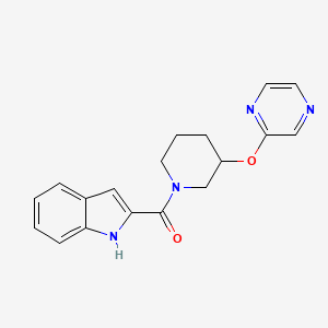 molecular formula C18H18N4O2 B2407881 (1H-吲哚-2-基)(3-(吡嗪-2-氧基)哌啶-1-基)甲苯酮 CAS No. 2034440-39-4