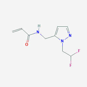 molecular formula C9H11F2N3O B2408166 N-[[2-(2,2-Difluoroethyl)pyrazol-3-yl]methyl]prop-2-enamide CAS No. 2361639-99-6