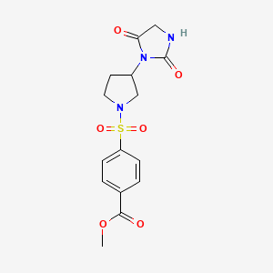 molecular formula C15H17N3O6S B2408294 4-(（3-(2,5-ジオキソイミダゾリジン-1-イル）ピロリジン-1-イル）スルホニル）安息香酸メチル CAS No. 2191213-00-8