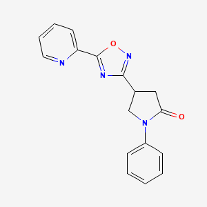 molecular formula C17H14N4O2 B2408371 1-フェニル-4-(5-(ピリジン-2-イル)-1,2,4-オキサジアゾール-3-イル)ピロリジン-2-オン CAS No. 1172810-13-7