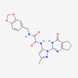 molecular formula C21H20N6O5 B2408893 N1-(苯并[d][1,3]二氧杂环-5-基甲基)-N2-(3-甲基-1-(4-氧代-4,5,6,7-四氢-3H-环戊[d]嘧啶-2-基)-1H-吡唑-5-基)草酰胺 CAS No. 1014047-88-1