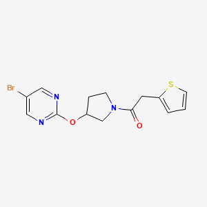 molecular formula C14H14BrN3O2S B2409081 1-{3-[(5-Bromopyrimidin-2-yl)oxy]pyrrolidin-1-yl}-2-(thiophen-2-yl)ethan-1-one CAS No. 2097903-81-4
