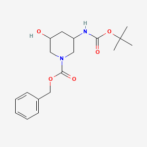 molecular formula C18H26N2O5 B2409617 3-((tert-butoxycarbonyl)amino)-5-hydroxypipéridine-1-carboxylate de benzyle CAS No. 1785642-46-7