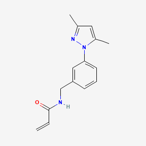 molecular formula C15H17N3O B2409897 N-[[3-(3,5-Dimethylpyrazol-1-yl)phenyl]methyl]prop-2-enamide CAS No. 2361645-95-4