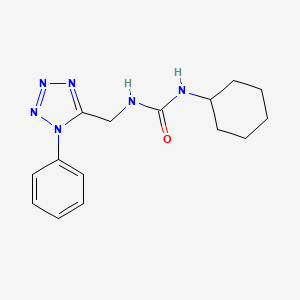 molecular formula C15H20N6O B2410169 1-シクロヘキシル-3-((1-フェニル-1H-テトラゾール-5-イル)メチル)尿素 CAS No. 951516-69-1