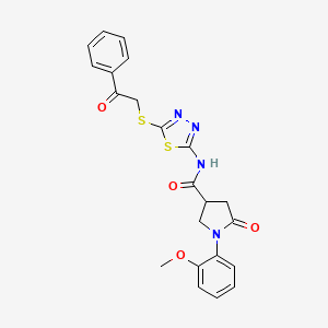 B2410403 1-(2-methoxyphenyl)-5-oxo-N-(5-((2-oxo-2-phenylethyl)thio)-1,3,4-thiadiazol-2-yl)pyrrolidine-3-carboxamide CAS No. 872595-24-9