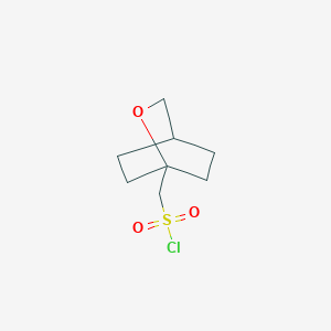 molecular formula C8H13ClO3S B2410676 2-Oxabicyclo[2.2.2]octan-1-ylmethanesulfonyl chloride CAS No. 2138512-51-1