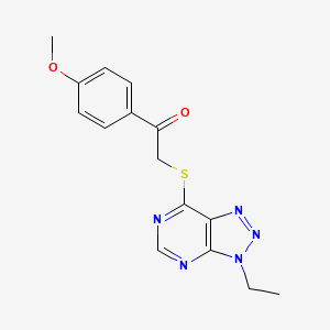 molecular formula C15H15N5O2S B2410799 2-((3-etil-3H-[1,2,3]triazolo[4,5-d]pirimidin-7-il)tio)-1-(4-metoxifenil)etanona CAS No. 1058238-99-5