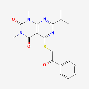 molecular formula C19H20N4O3S B2410856 7-异丙基-1,3-二甲基-5-((2-氧代-2-苯乙基)硫代)嘧啶并[4,5-d]嘧啶-2,4(1H,3H)-二酮 CAS No. 863002-82-8