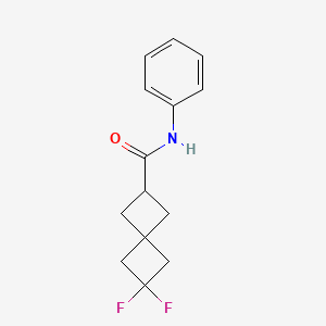 molecular formula C14H15F2NO B2411061 2,2-二氟-N-苯基螺[3.3]庚烷-6-甲酰胺 CAS No. 2580232-91-1
