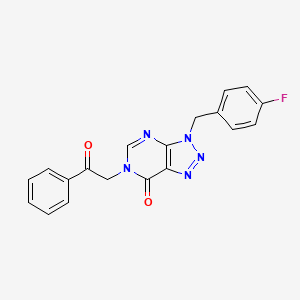 molecular formula C19H14FN5O2 B2411506 3-(4-氟苄基)-6-(2-氧代-2-苯乙基)-3H-[1,2,3]三唑并[4,5-d]嘧啶-7(6H)-酮 CAS No. 863018-48-8