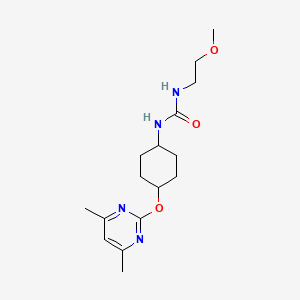 molecular formula C16H26N4O3 B2411508 1-((1r,4r)-4-((4,6-二甲基嘧啶-2-基)氧基)环己基)-3-(2-甲氧基乙基)脲 CAS No. 2034402-44-1