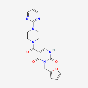 molecular formula C18H18N6O4 B2411931 3-(furan-2-ylmethyl)-5-(4-(pyrimidin-2-yl)piperazine-1-carbonyl)pyrimidine-2,4(1H,3H)-dione CAS No. 1396785-75-3