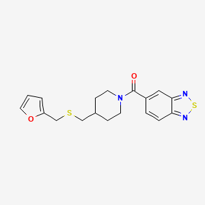 Benzo[c][1,2,5]thiadiazol-5-yl(4-(((furan-2-ylmethyl)thio)methyl)piperidin-1-yl)methanone