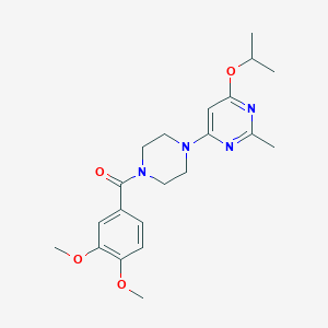 molecular formula C21H28N4O4 B2412080 (3,4-二甲氧基苯基)(4-(6-异丙氧基-2-甲基嘧啶-4-基)哌嗪-1-基)甲酮 CAS No. 946371-81-9