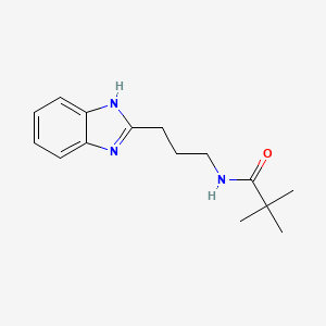 molecular formula C15H21N3O B2412748 N-[3-(1H-benzimidazol-2-yl)propyl]-2,2-dimethylpropanamide CAS No. 850925-60-9