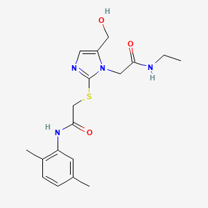 molecular formula C18H24N4O3S B2413185 2-[2-({2-[(2,5-二甲苯基)氨基]-2-氧代乙基}硫)-5-(羟甲基)-1H-咪唑-1-基]-N-乙基乙酰胺 CAS No. 923165-43-9