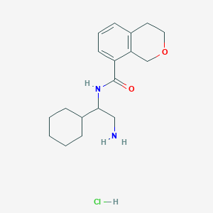 molecular formula C18H27ClN2O2 B2414648 N-(2-氨基-1-环己基乙基)-3,4-二氢-1H-异色满-8-甲酰胺；盐酸盐 CAS No. 2418713-60-5