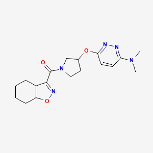 molecular formula C18H23N5O3 B2415002 (3-((6-(二甲氨基)哒嗪-3-基)氧基)吡咯烷-1-基)(4,5,6,7-四氢苯并[d]异恶唑-3-基)甲烷酮 CAS No. 2034225-06-2