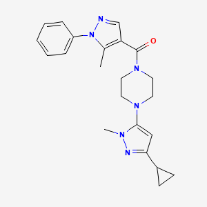 molecular formula C22H26N6O B2415095 (4-(3-cyclopropyl-1-methyl-1H-pyrazol-5-yl)piperazin-1-yl)(5-methyl-1-phenyl-1H-pyrazol-4-yl)methanone CAS No. 2034582-07-3