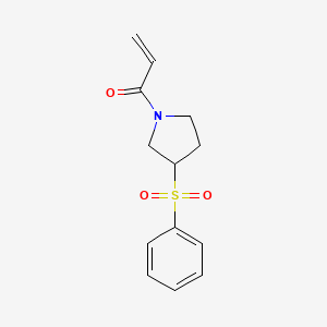 molecular formula C13H15NO3S B2416021 1-[3-(Benzenesulfonyl)pyrrolidin-1-yl]prop-2-en-1-one CAS No. 2305550-77-8