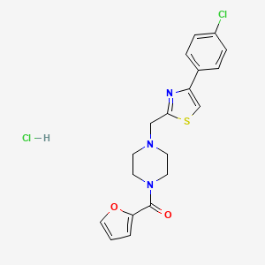 molecular formula C19H19Cl2N3O2S B2416735 (4-((4-(4-Chlorophenyl)thiazol-2-yl)methyl)piperazin-1-yl)(furan-2-yl)methanone hydrochloride CAS No. 1327646-08-1