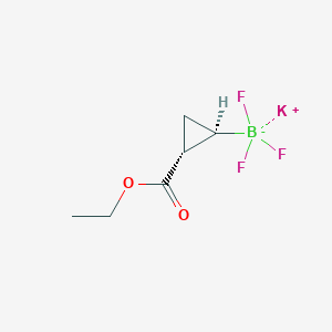 molecular formula C6H9BF3KO2 B2416954 三氟硼酸钾(rel-(1R,2R)-2-(乙氧羰基)环丙基) CAS No. 1612792-88-7