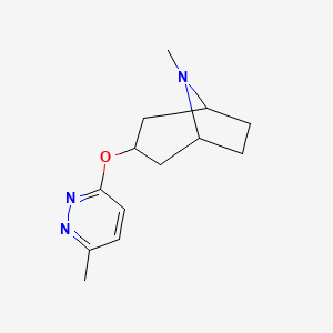 8-Methyl-3-[(6-methylpyridazin-3-yl)oxy]-8-azabicyclo[3.2.1]octane