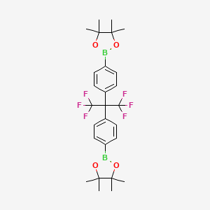 molecular formula C27H32B2F6O4 B2417538 2,2'-((Perfluoropropane-2,2-diyl)bis(4,1-phenylene))bis(4,4,5,5-tetramethyl-1,3,2-dioxaborolane) CAS No. 914359-47-0