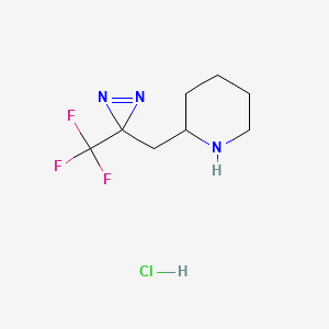 molecular formula C8H13ClF3N3 B2418460 2-[[3-(三氟甲基)二氮杂环丙烷-3-基]甲基]哌啶；盐酸盐 CAS No. 2344685-44-3