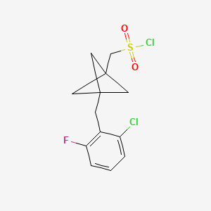 molecular formula C13H13Cl2FO2S B2419017 [3-[(2-Chloro-6-fluorophenyl)methyl]-1-bicyclo[1.1.1]pentanyl]methanesulfonyl chloride CAS No. 2287335-14-0