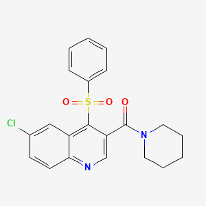 B2419972 6-Chloro-4-(phenylsulfonyl)-3-(piperidin-1-ylcarbonyl)quinoline CAS No. 1111051-48-9