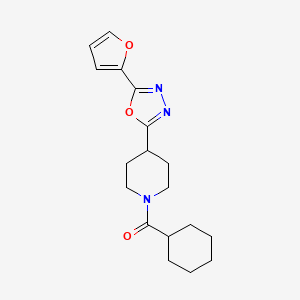Cyclohexyl(4-(5-(furan-2-yl)-1,3,4-oxadiazol-2-yl)piperidin-1-yl)methanone
