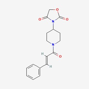 molecular formula C17H18N2O4 B2420668 (E)-3-(1-肉桂酰哌啶-4-基)恶唑烷-2,4-二酮 CAS No. 2034997-10-7