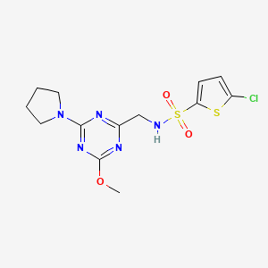 molecular formula C13H16ClN5O3S2 B2422230 5-氯-N-((4-甲氧基-6-（吡咯烷-1-基）-1,3,5-三嗪-2-基）甲基）噻吩-2-磺酰胺 CAS No. 2034352-01-5