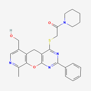 molecular formula C25H26N4O3S B2424086 2-{[11-(Hydroxymethyl)-14-methyl-5-phenyl-2-oxa-4,6,13-triazatricyclo[8.4.0.0^{3,8}]tetradeca-1(10),3(8),4,6,11,13-hexaen-7-yl]sulfanyl}-1-(piperidin-1-yl)ethan-1-one CAS No. 892379-37-2