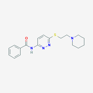 molecular formula C18H22N4OS B2425107 N-(6-((2-(哌啶-1-基)乙基)硫代)吡啶嗪-3-基)苯甲酰胺 CAS No. 1021075-43-3