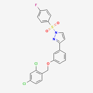 molecular formula C22H15Cl2FN2O3S B2425138 3-{3-[(2,4-二氯苄基)氧基]苯基}-1-[(4-氟苯基)磺酰基]-1H-吡唑 CAS No. 956964-63-9