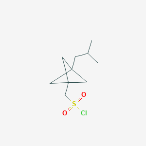 molecular formula C10H17ClO2S B2425499 [3-(2-Methylpropyl)-1-bicyclo[1.1.1]pentanyl]methanesulfonyl chloride CAS No. 2287281-04-1