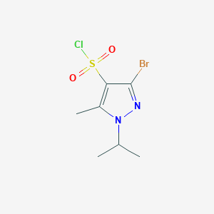 molecular formula C7H10BrClN2O2S B2425541 3-Bromo-5-methyl-1-propan-2-ylpyrazole-4-sulfonyl chloride CAS No. 1946823-33-1