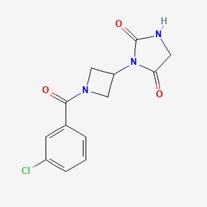 molecular formula C13H12ClN3O3 B2425579 3-(1-(3-Chlorobenzoyl)azetidin-3-yl)imidazolidine-2,4-dione CAS No. 2034310-79-5