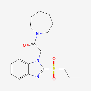 molecular formula C18H25N3O3S B2425697 1-(氮杂环戊-1-基)-2-(2-(丙磺酰基)-1H-苯并[d]咪唑-1-基)乙酮 CAS No. 886904-21-8