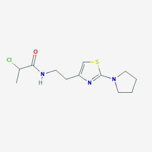 molecular formula C12H18ClN3OS B2426023 2-Chloro-N-[2-(2-pyrrolidin-1-yl-1,3-thiazol-4-yl)ethyl]propanamide CAS No. 2411275-66-4